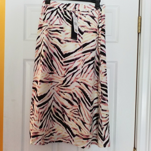 KENDALL & KYLIE Patterned Skirt. Nature, Watercolor, Abstract Inspired. NEW NWT - Picture 2 of 14